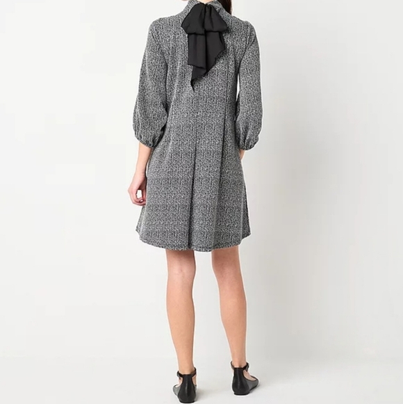 Robbie Bee 3/4 Sleeve Shift Dress - Picture 12 of 12